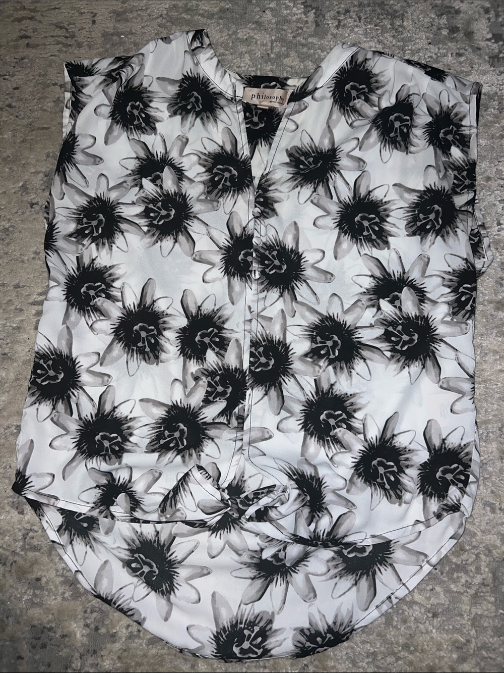 Philosophy Black & White Floral V-Neck Top